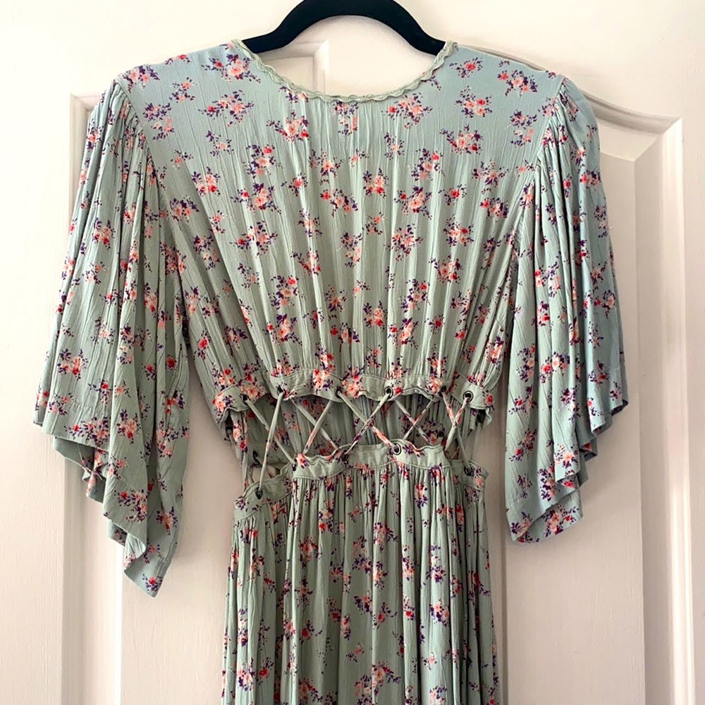 Flattering flared sleeved Top Shop dress